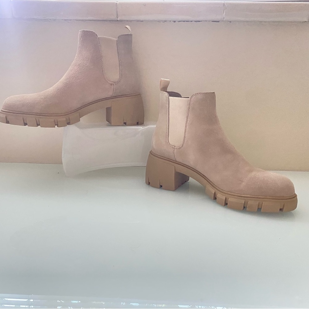 Steve Madden Suede Tan Ankle Booties SlipOn Block Heels Walking Size 10M